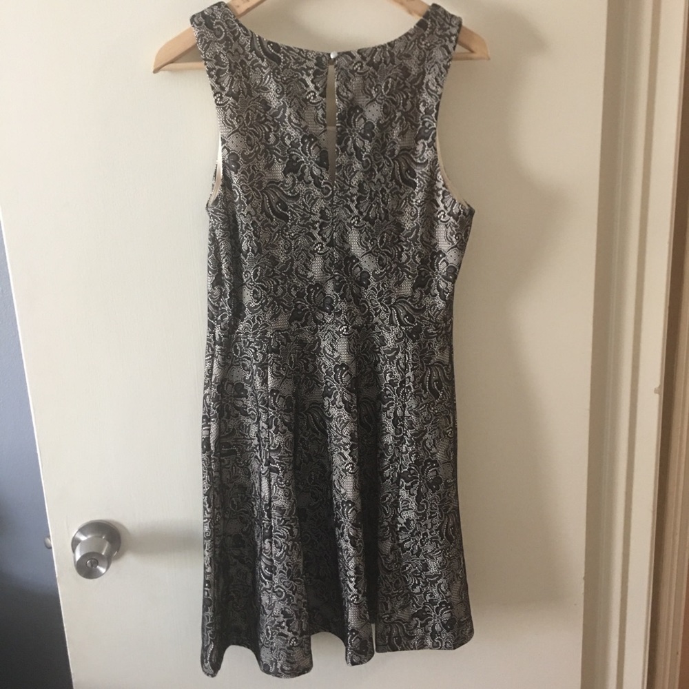 Express Dress!! - Picture 3 of 4